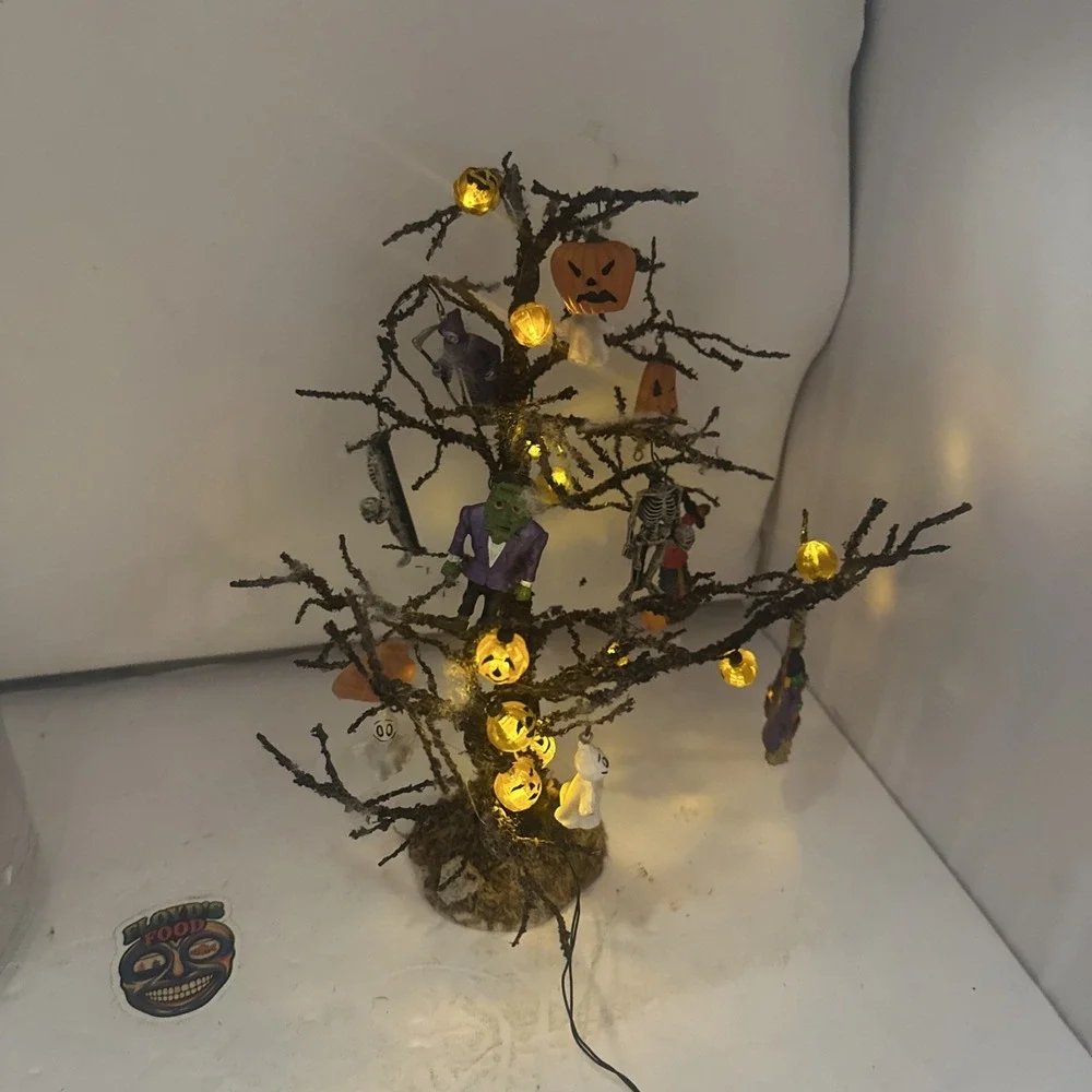 2003 Lemax Spooky Town Decorated Halloween Tree Lighted RETIRED 34934A Monster